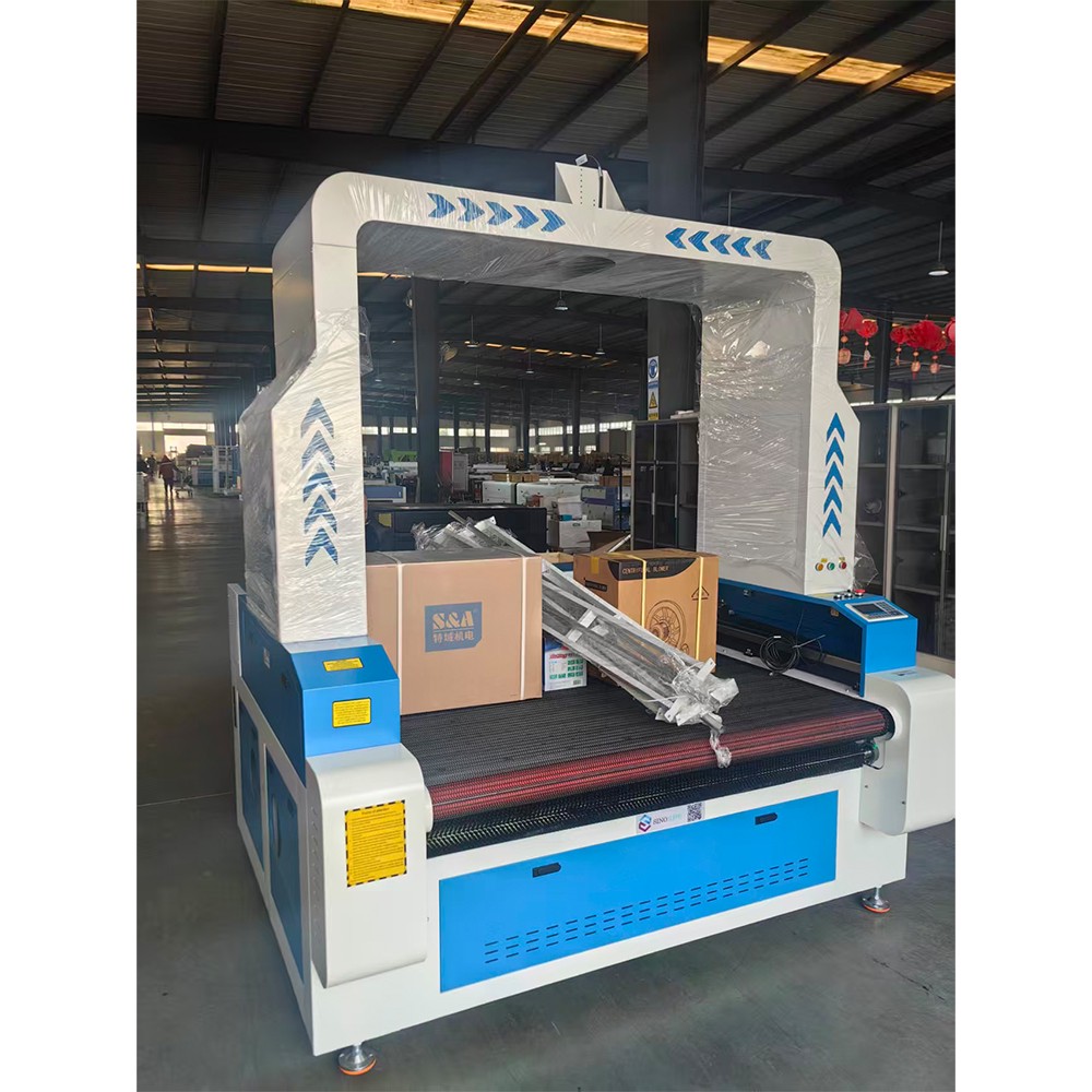 Double-beam large-vision automatic feeding CO2 cutting machine