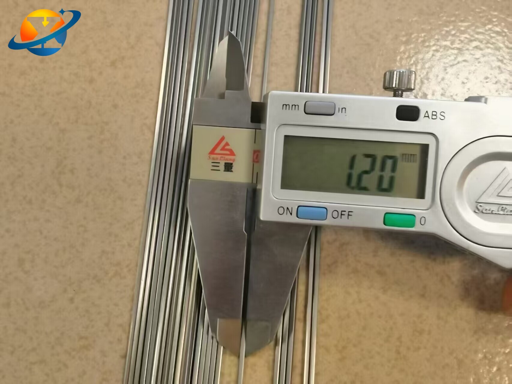 Титановая труба