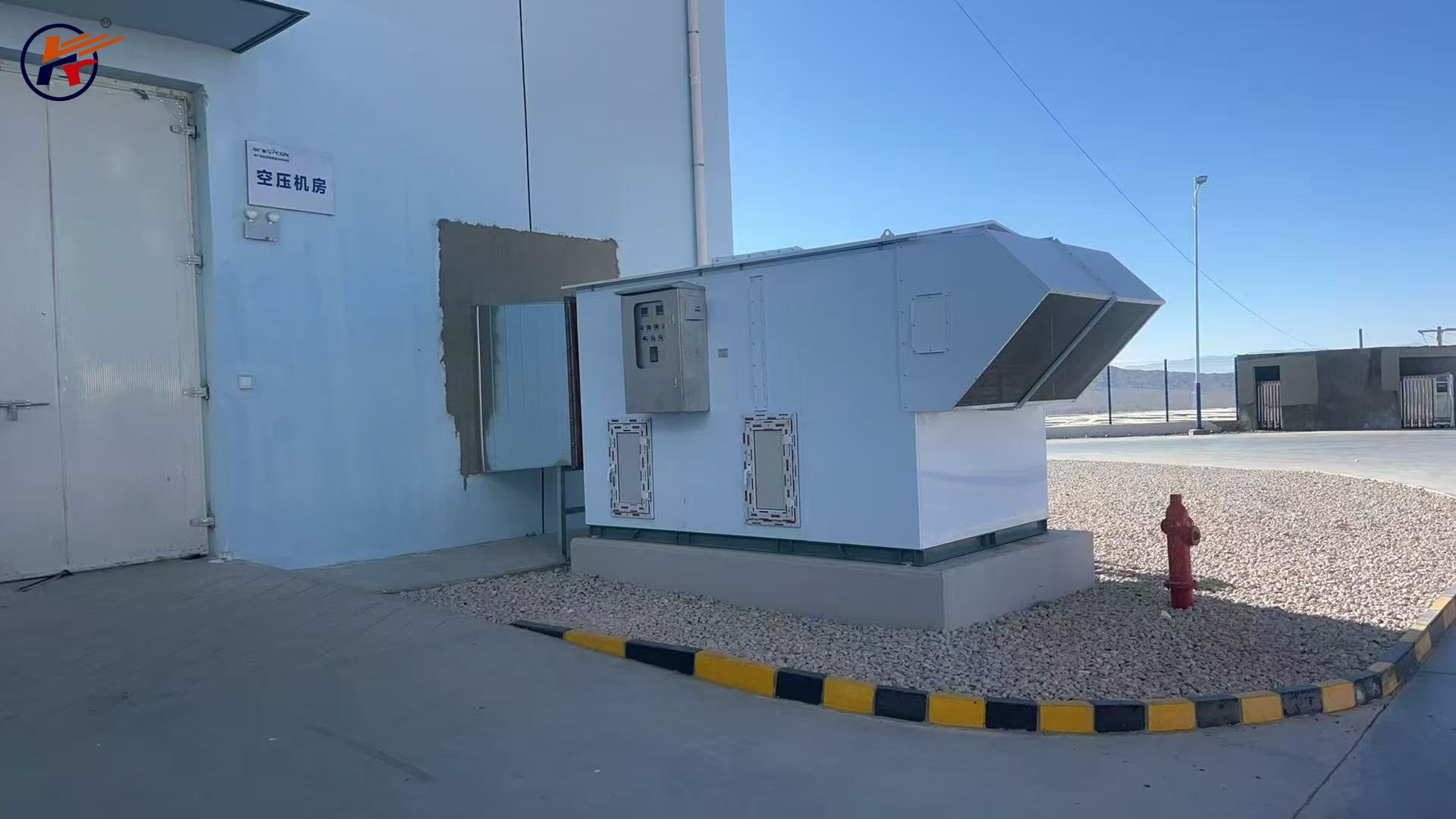 Dust-collecting self-cleaning filtration unit