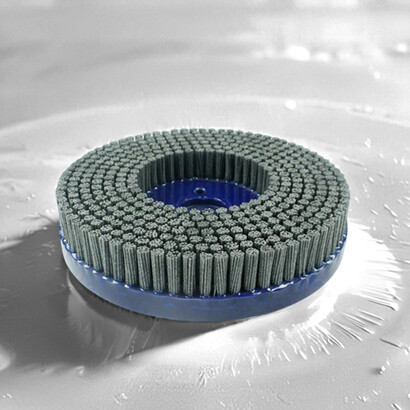 Silicon carbide polishing disc brush