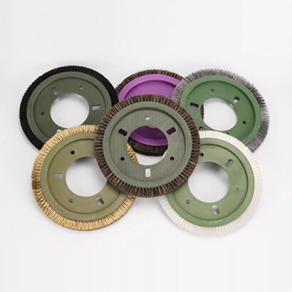 Textile dyeing brush for the whole plate