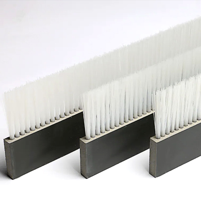 Plate brushes with large rows of brushes