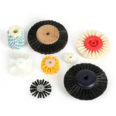 Clean and clean the polishing wheel