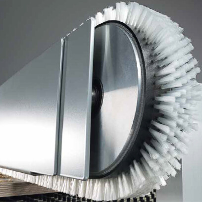 Surface transverse, cross-cleaned, with brush