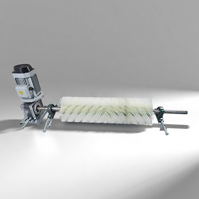 Bristle spiral sweep roller brush
