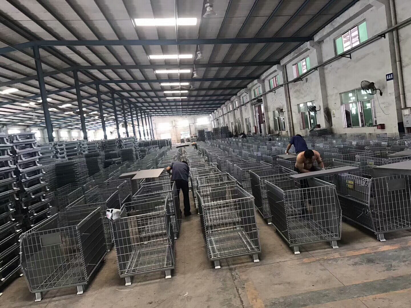 Equipped with hollow board storage cages C6