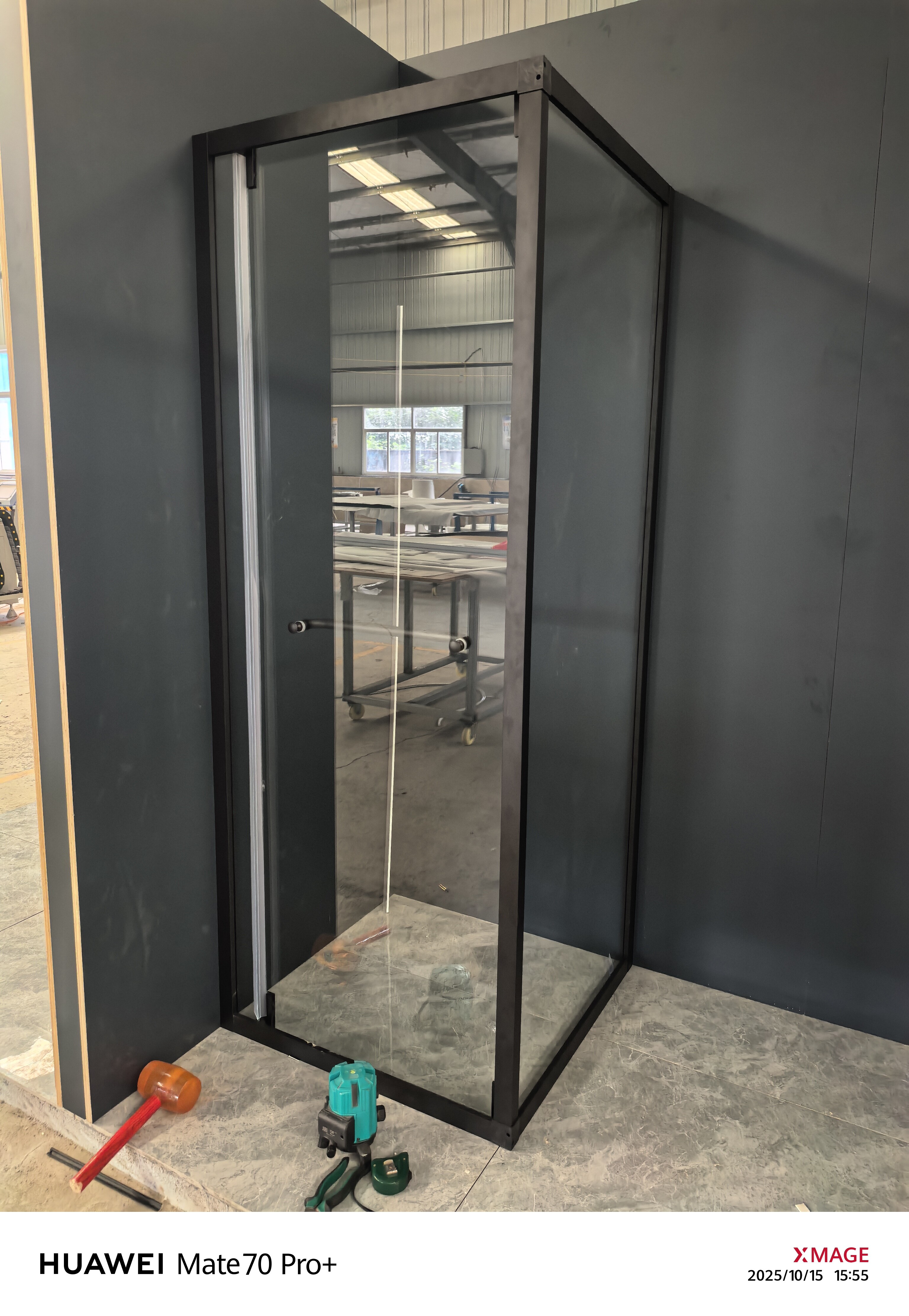 Customized Modern Square Shower Room with Sliding Door for Apartment and Hotel Use Integrated Toilet and Bath
