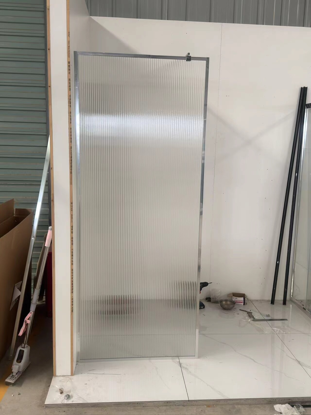 Economic Aluminum Frameless Walk-in Shower Panel with Tempered Glass Door Easy Rectangle Tray Installation for Bathroom Hotel