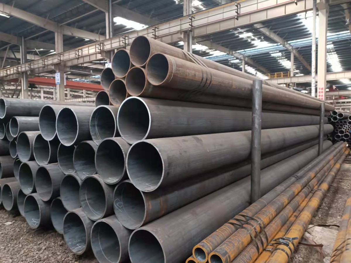 What material is Carbon Steel Pipe divided into? What material is Carbon Steel Pipe divided into?
