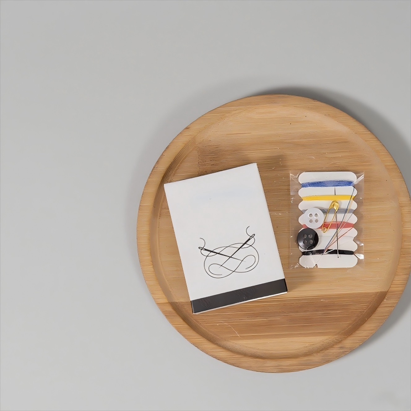 Six-thread Sewing Kit