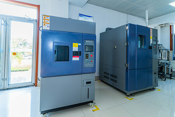 氙灯耐候试验箱、恒温恒湿试验箱