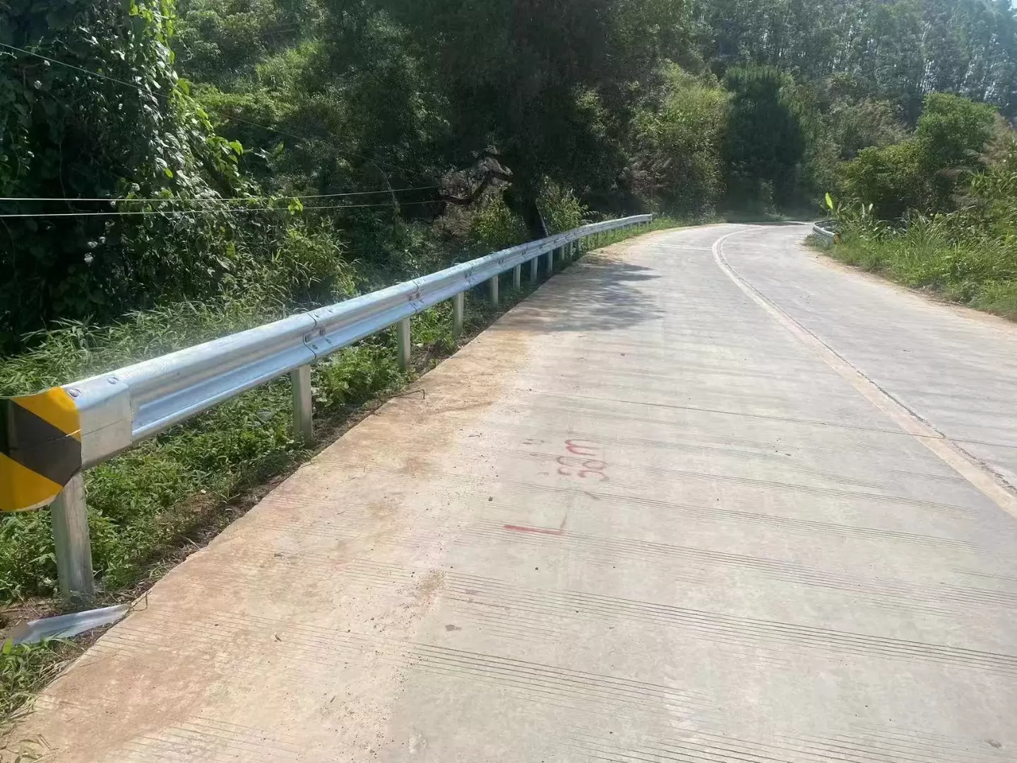 Road Protective Guard Rail