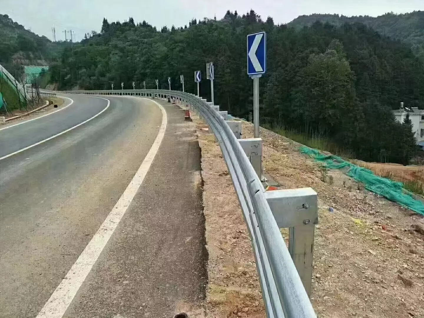 Road Protective Guard Rail