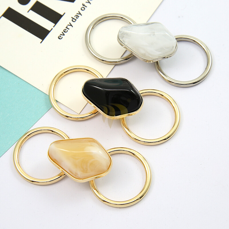 Khóa nối của bộ đồ bơi