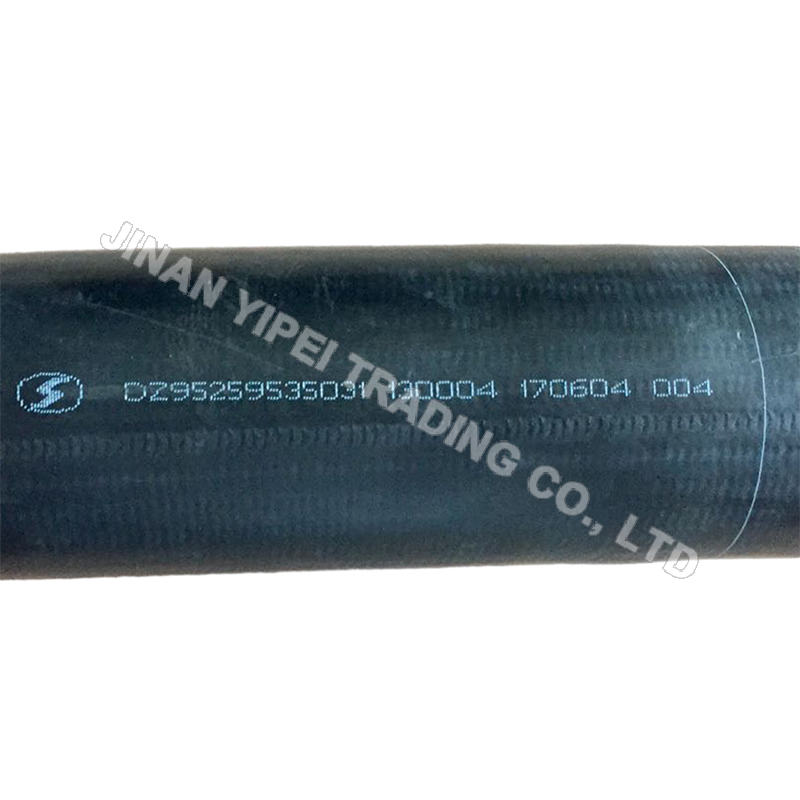 Шланг подачи воды в радиатор