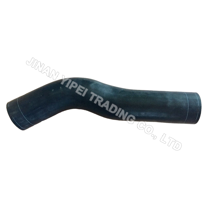 Шланг подачи воды в радиатор