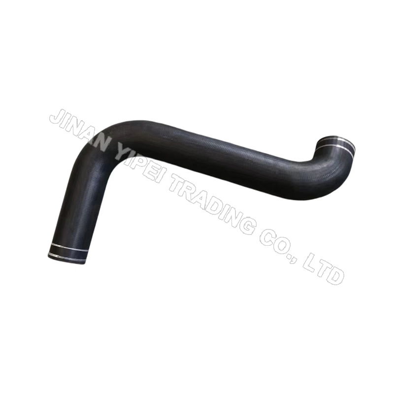 Шланг подачи воды в радиатор