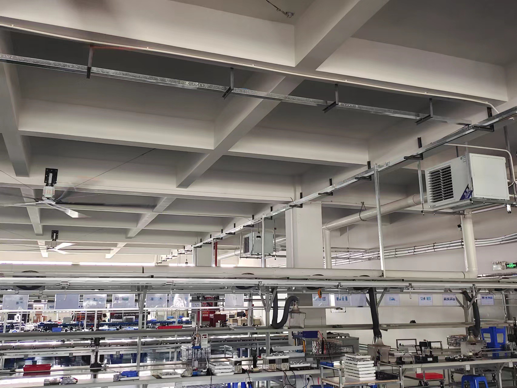 Ceiling-mounted type industrial AC