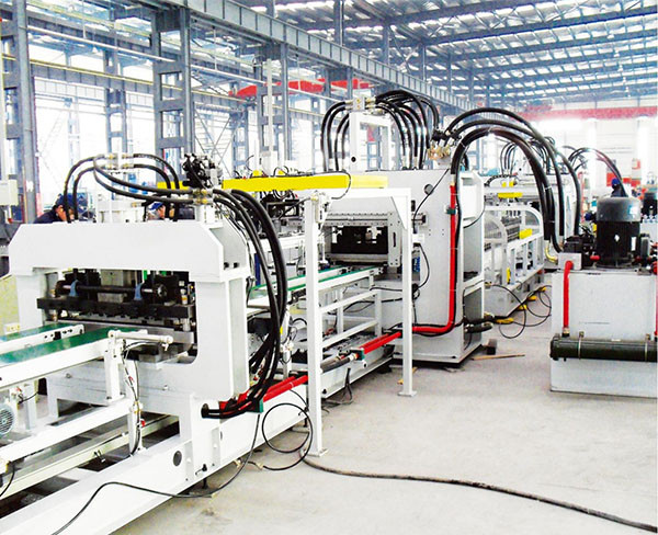 冷柜左右侧板成型线Freezer left and right side panel forming line