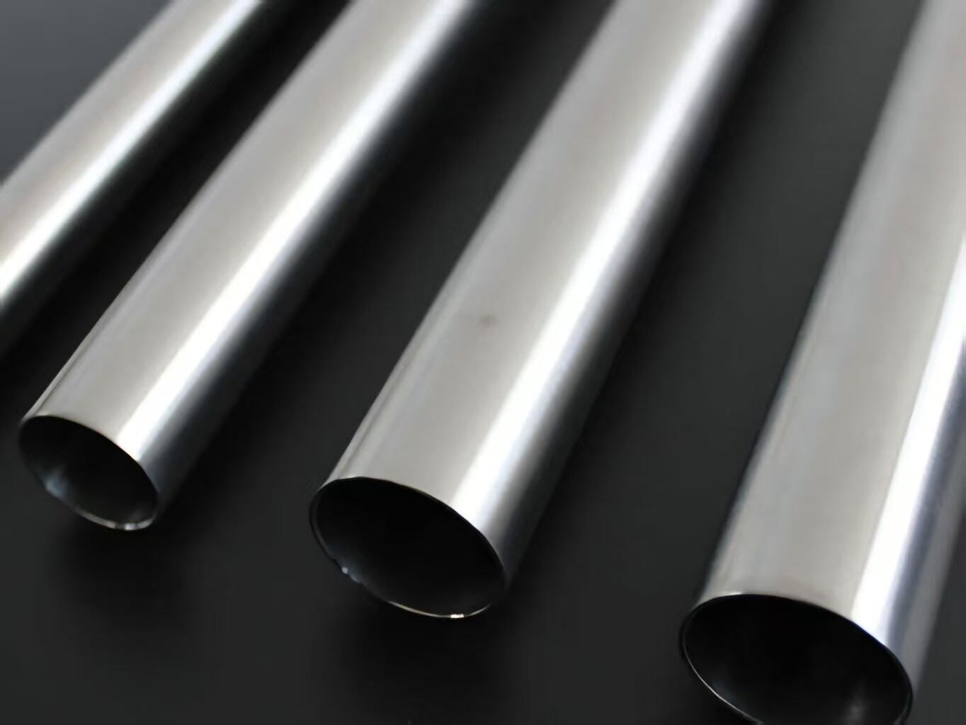 Titanium pipe / tube