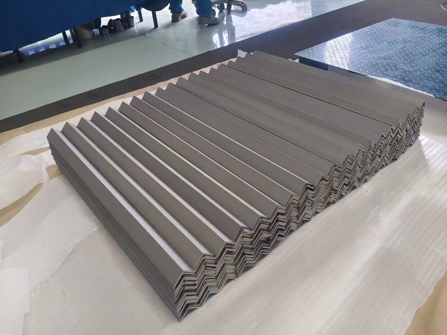 Titanium U-shaped groove