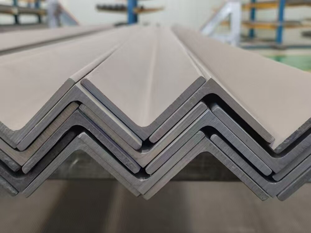 Titanium U-shaped groove