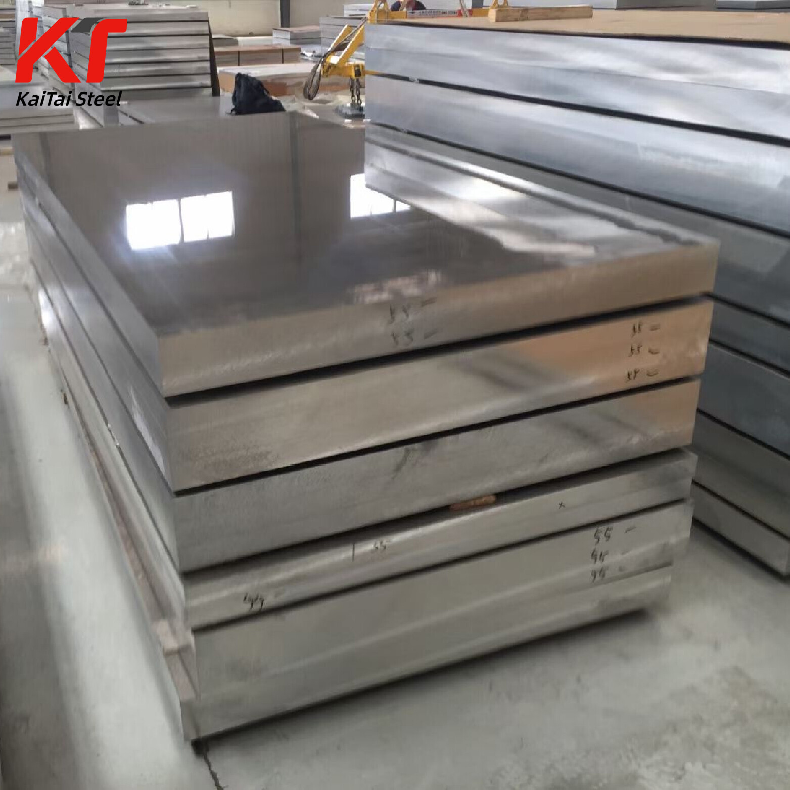 China Manufacturer's Aluminum Sheet / Plate Various (1050 1060 1100 2024 3003 3004 4017 5005 5052 5083 5754 6061 6082 Cutting