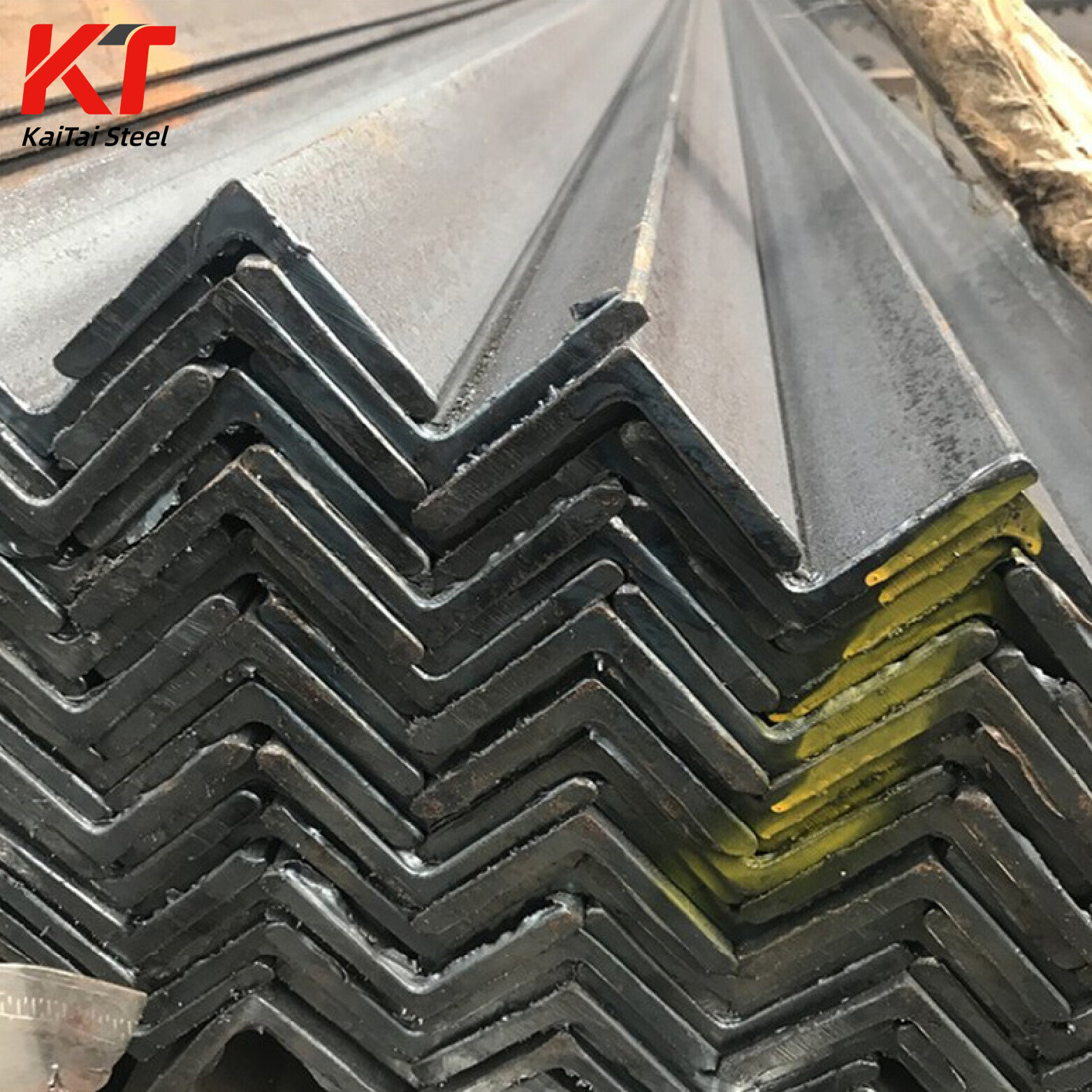 Carbon Steel Angle Bar ASTM A36 Hot Rolled Equal Leg Structural Steel L Shape Iron Angle 
