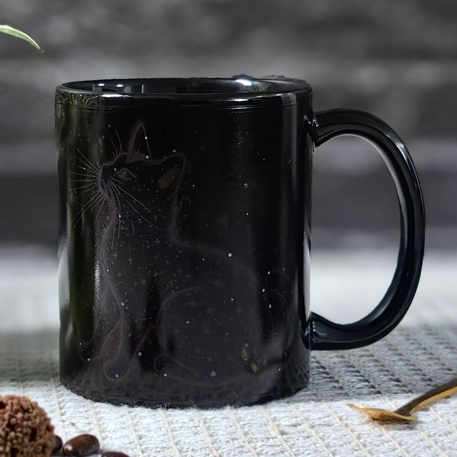 Starry Cat B，animal Color Changing Mug Magic Mug.