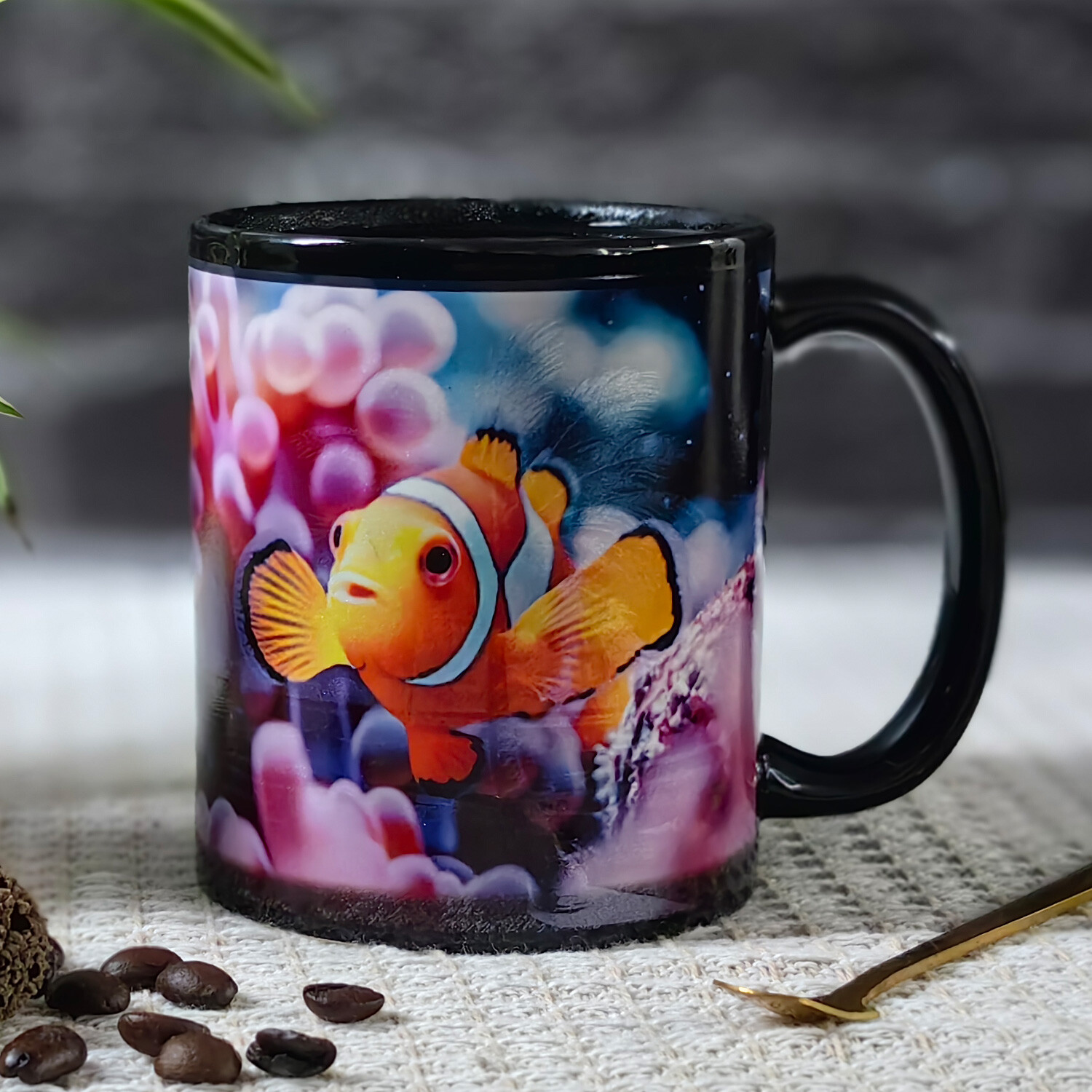 Seaside - Clown Fish，Ocean Color Changing Mug Magic Mug.