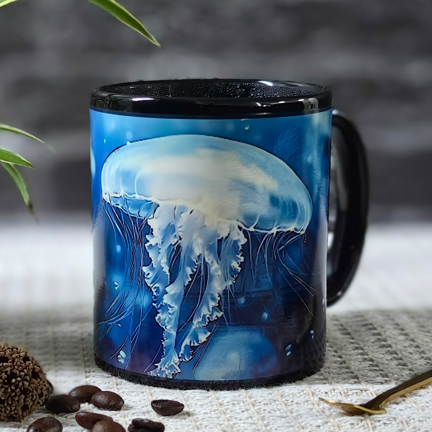 Seaside - Jellyfish，Ocean Color Changing Mug Magic Mug.
