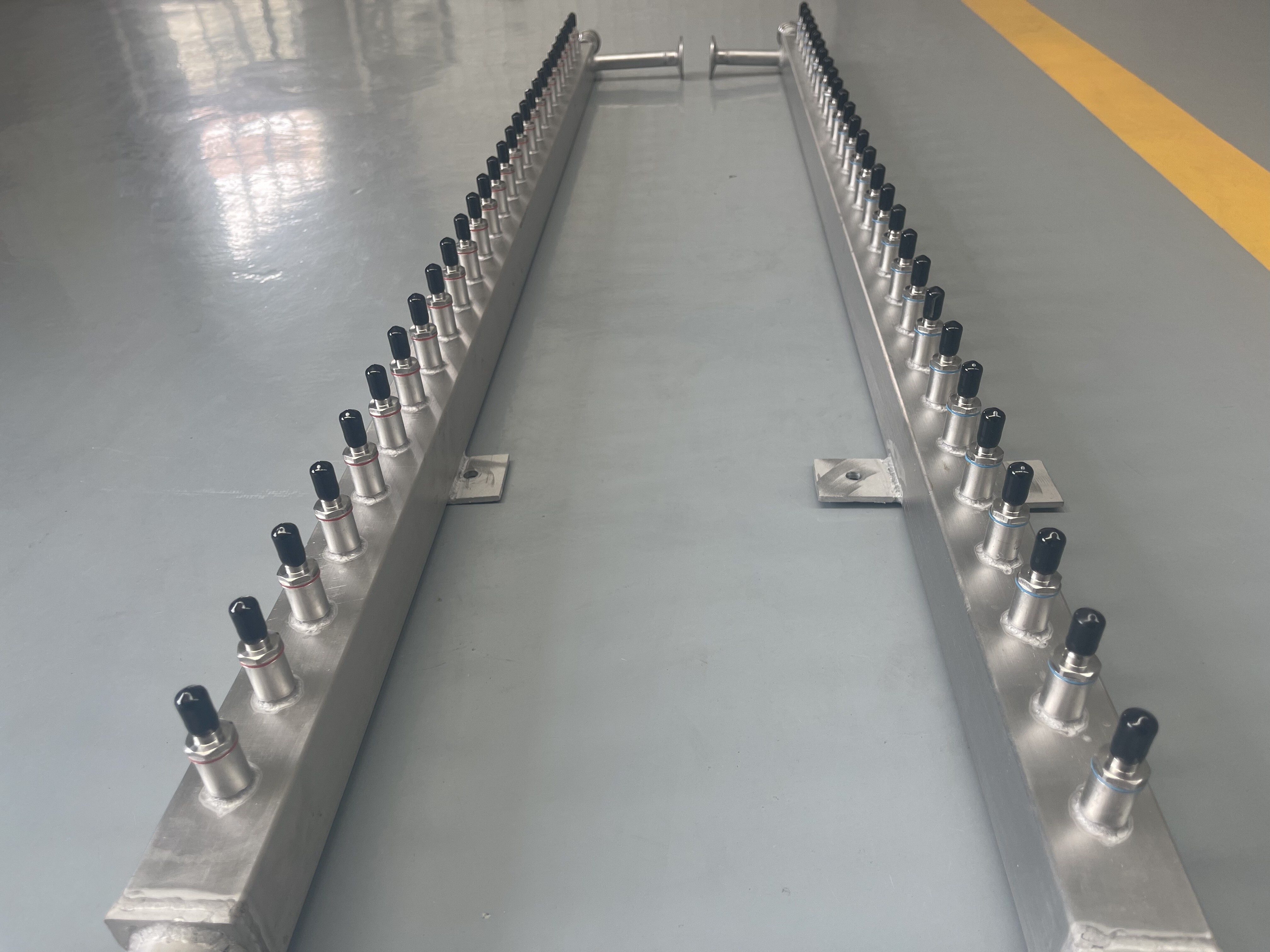 Liquid-Cooled Manifold