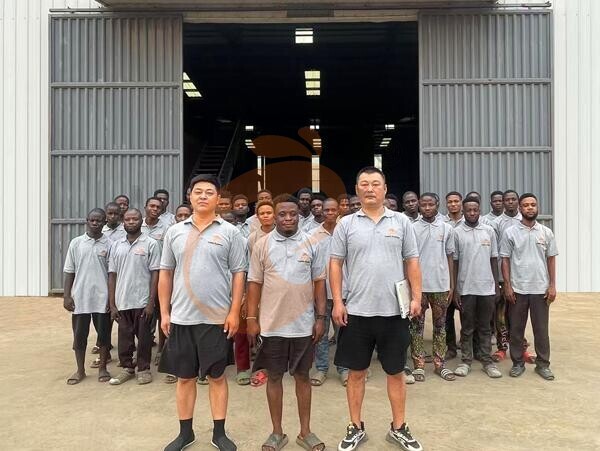 Filial da Nigéria Oferece Plano de Negócios para Avicultura, Fabrica Equipamentos para Avicultura