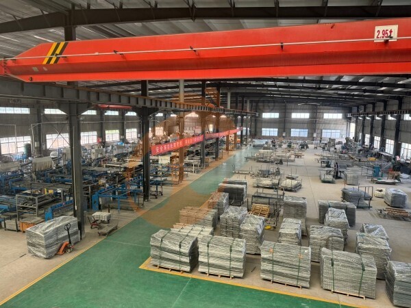 La sucursal de China ofrece un plan de negocio para granjas avícolas y fabrica equipos para granjas avícolas