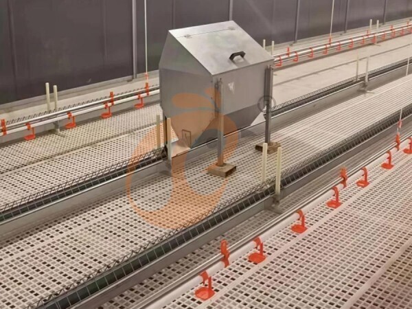 Система решетчатых полов для бройлеров