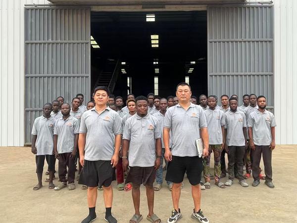 Fábrica Nigéria-China fornecendo equipamentos para avicultura e gaiolas para aves