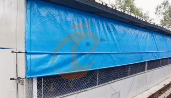 poultry curtain (1)