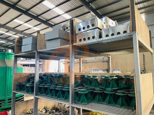 Sucursal de Tanzania ofrece plan de negocios para granjas avícolas, fabrica equipos para granjas avícolas