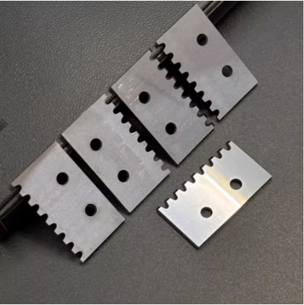 HWR tungsten carbide saw blade, equipped with carbide tipped teeth, is designed for industrial slotting applications HWR tungsten carbide saw blade, equipped with carbide tipped teeth, is designed for industrial slotting applications
