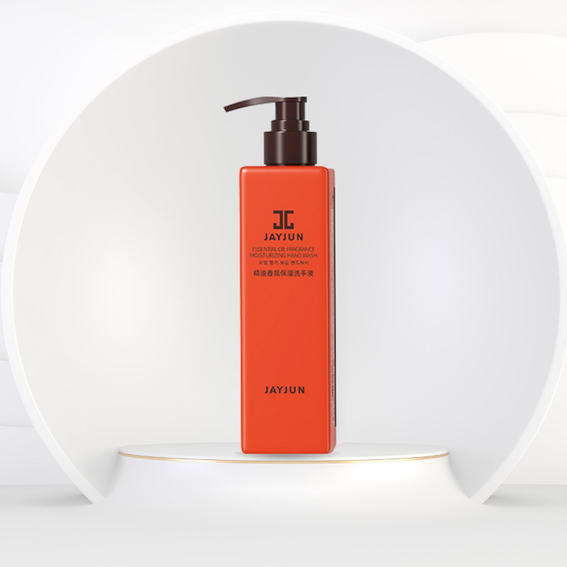 Customized Personal Care Accessories Offering Complete Solutions with Refreshing Shampoo and Moisturizing Body Lotion