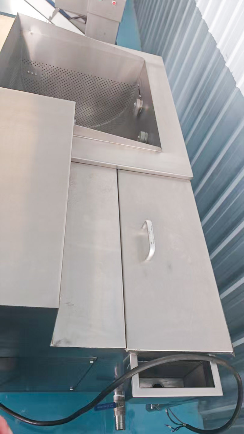 Universal cleaning machine