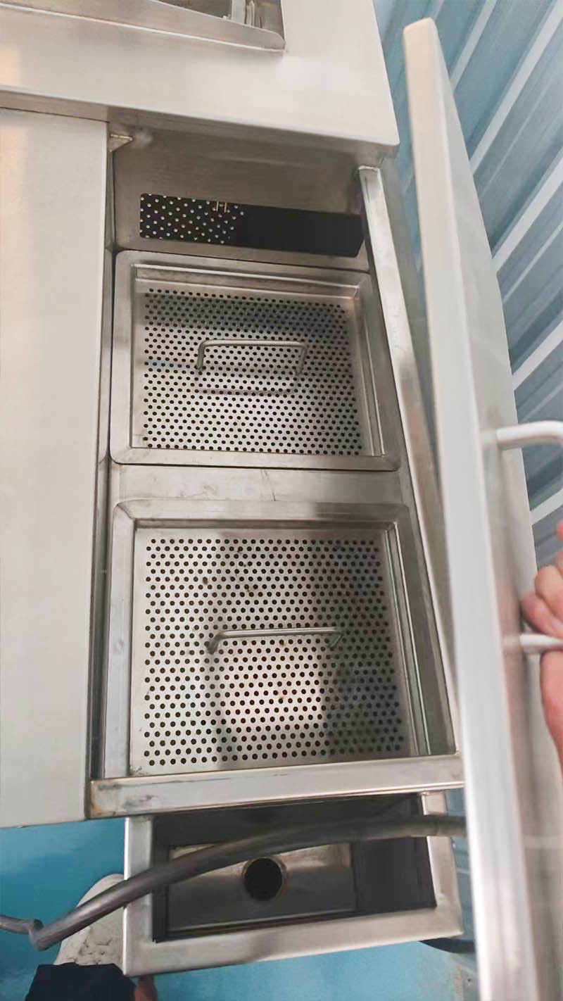 Universal cleaning machine