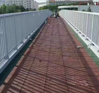 Polka dot bridge brick