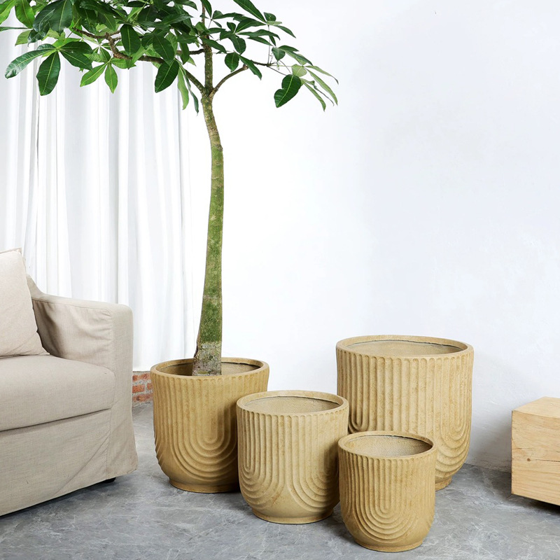 Magnesium clay flower pot