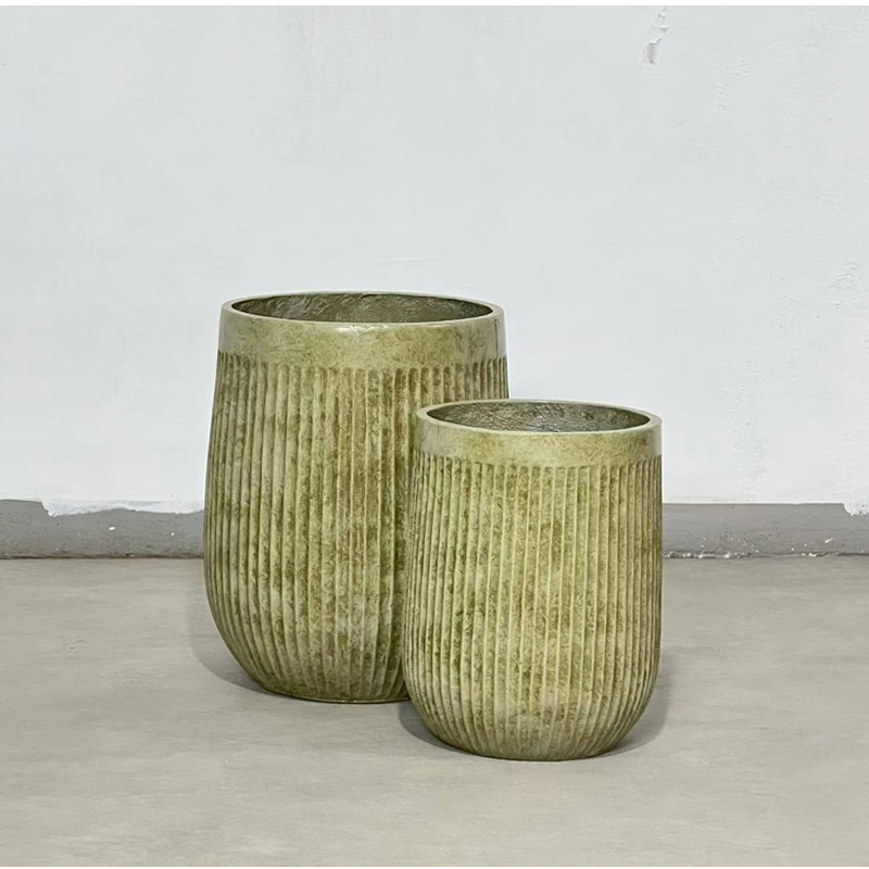 Vertical magnesium clay flower pot