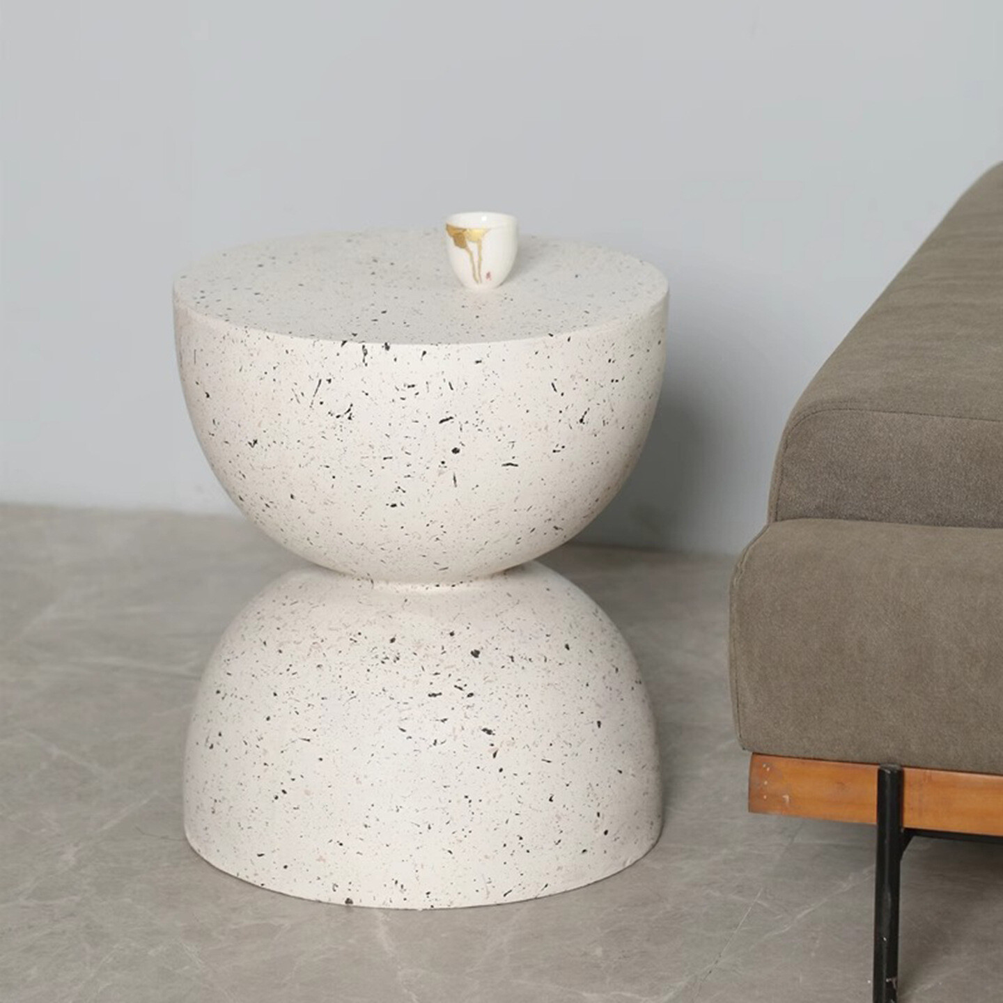 Creative round and simple small coffee table