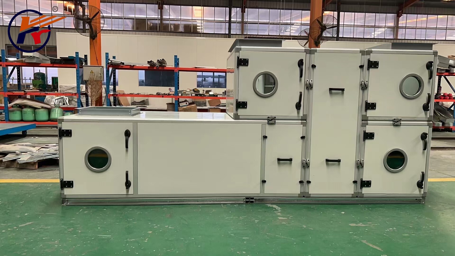 ما هي وحدة معالجة الهواء (AHU)؟ | دليل كامل للوظائف والأنواع