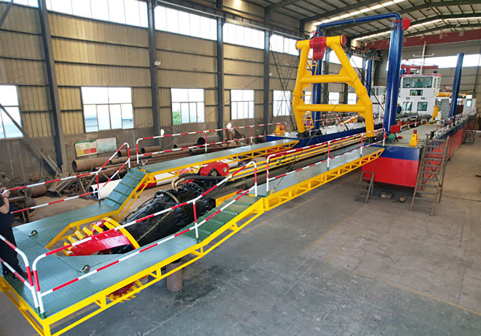 YSCSD500 cutter suction dredger is tested in workshop before