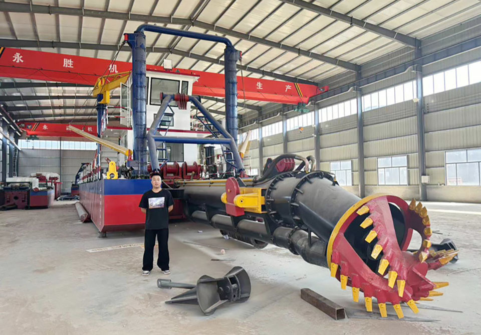 4 sets of hydraulic cutter suction dredger in stock, delivery time 10 days