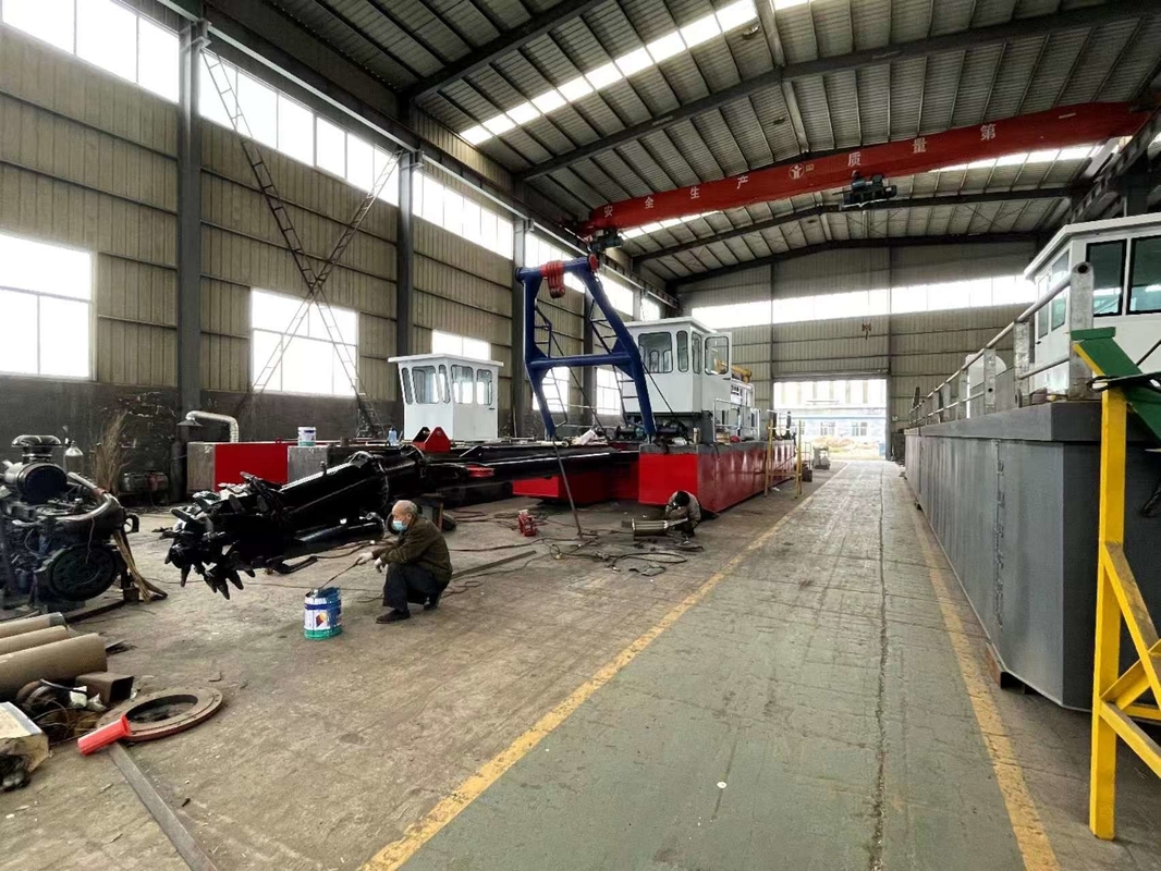 High Capacity 20-inch Cutter Suction Dredger With 900 Cubic Meters Per Hour Discharge Distance And 500mm Diameter Pipe